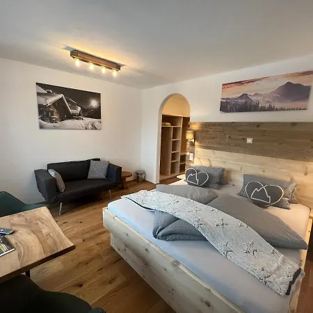 Berghof Haselsberger Gasthof St. Johann in Tirol