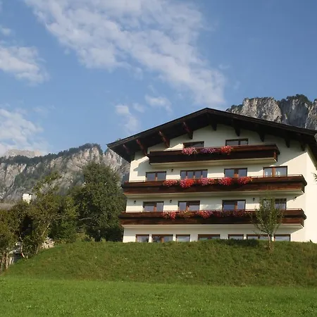 Berghof Haselsberger Gasthof St. Johann in Tirol
